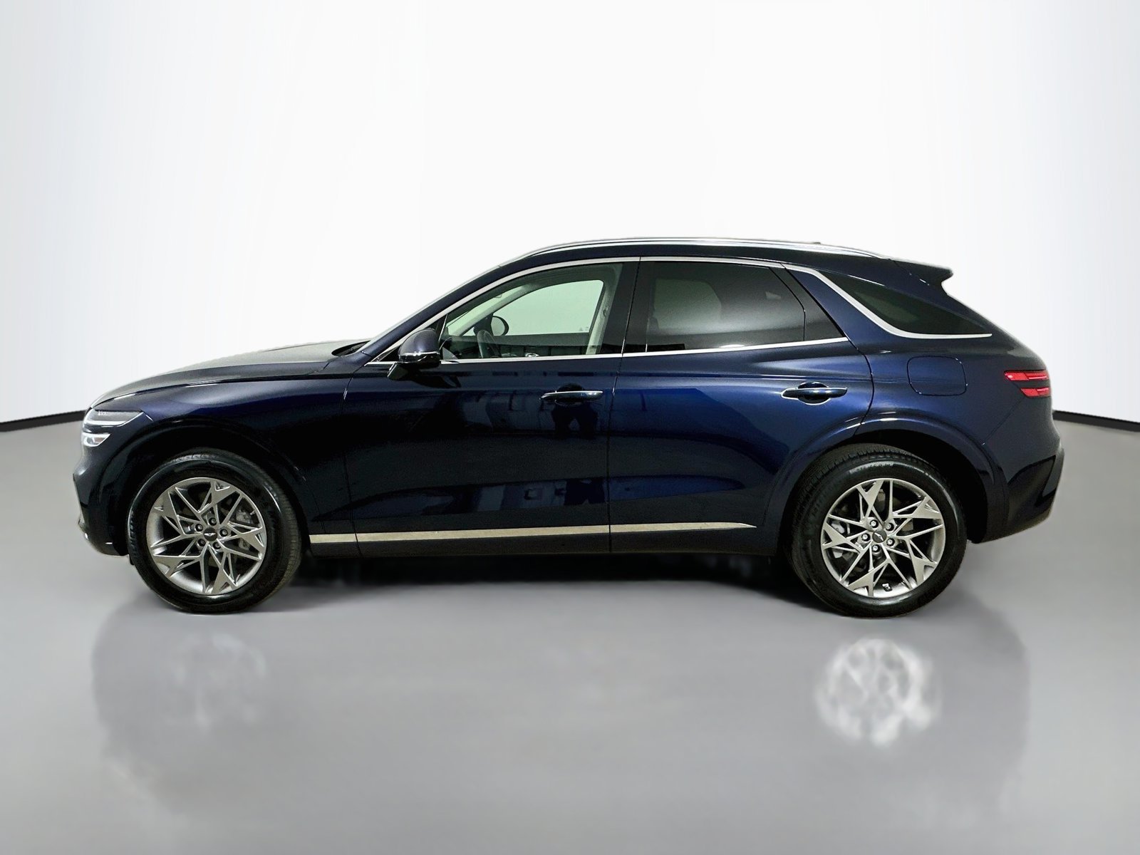 Used 2024 Genesis GV70 2.5T AWD/4WD image 8