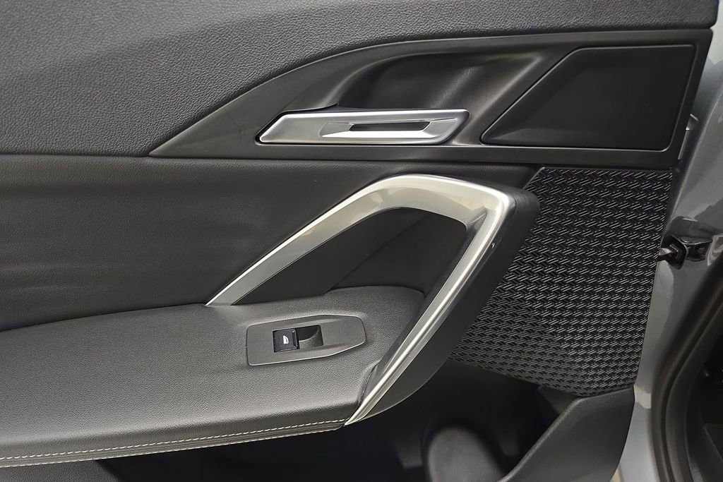 Certified 2025 BMW X2 xDrive28i image 26