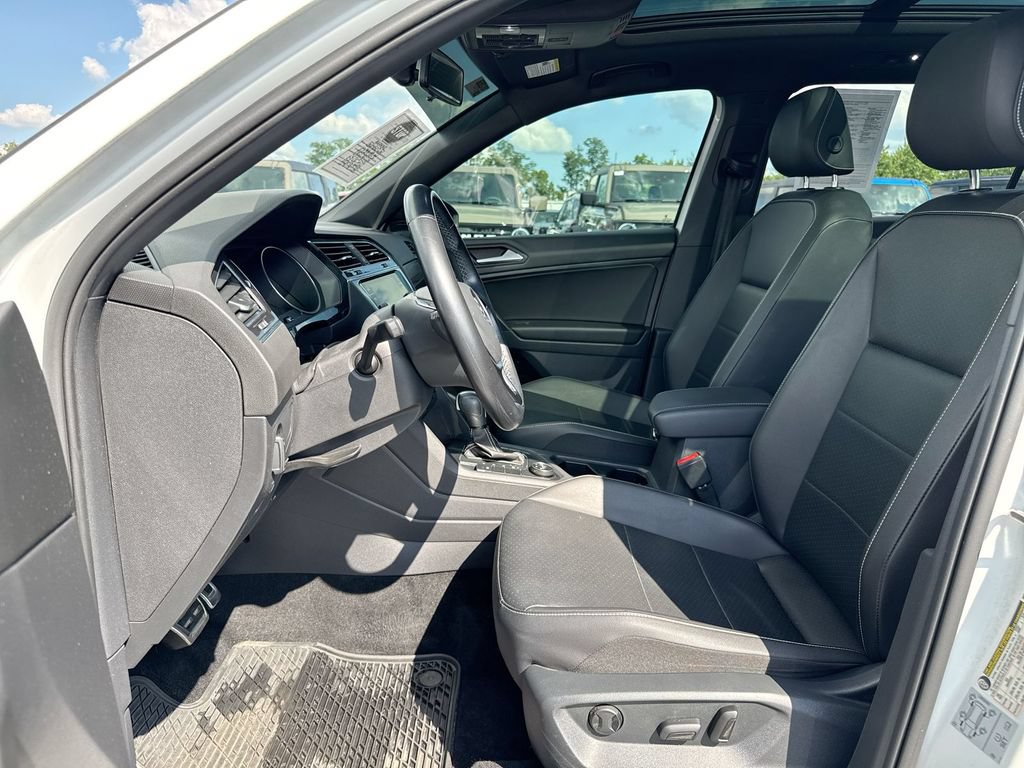 Used 2021 Volkswagen Tiguan SE AWD/4WD image 23