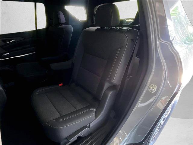 Used 2025 Chevrolet Traverse LT FWD image 28
