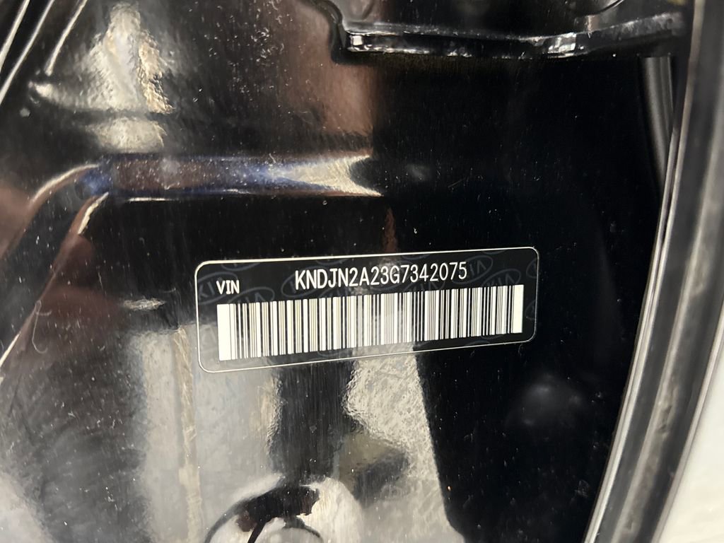Used 2016 Kia Soul FWD image 22