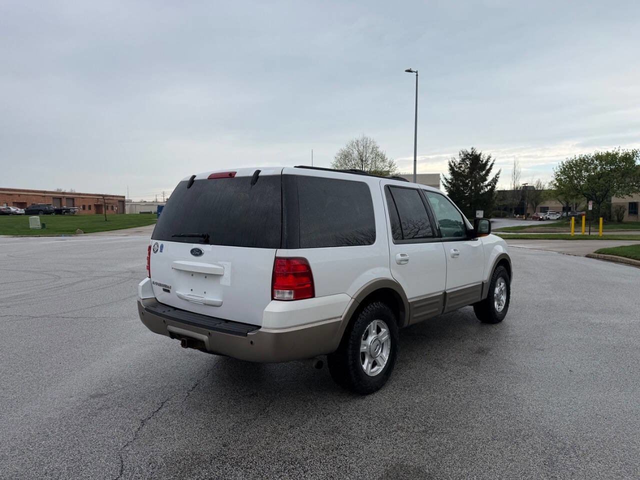 Used 2004 Ford Expedition Eddie Bauer AWD/4WD image 4