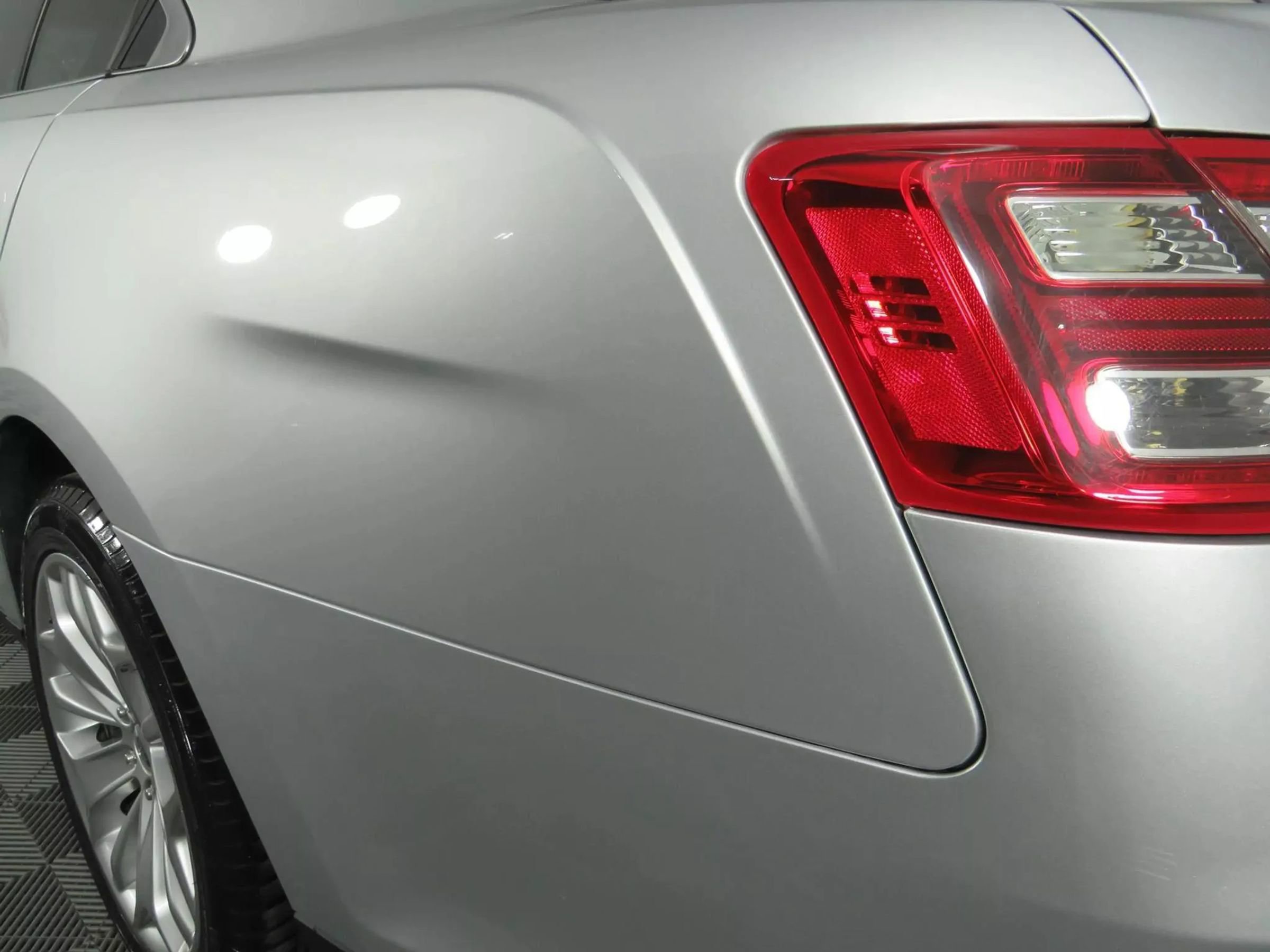 Used 2018 Ford Taurus Limited image 30