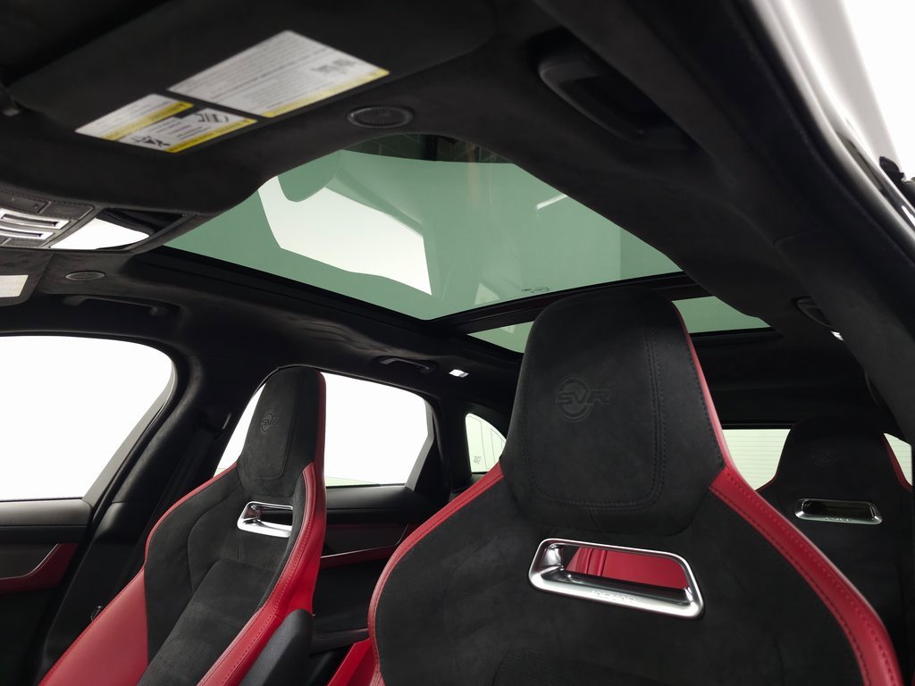 Used 2022 Jaguar F-PACE SVR image 19