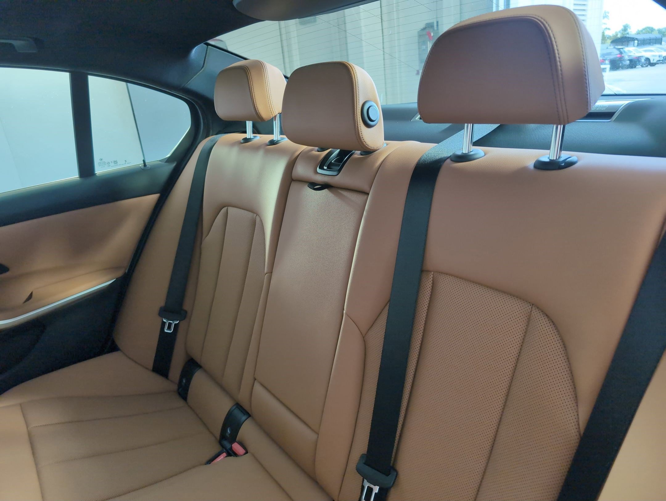 Used 2025 BMW 330i Sedan w/ Convenience Package image 28