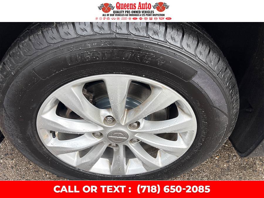 Used 2019 Chrysler Pacifica Touring-L image 28