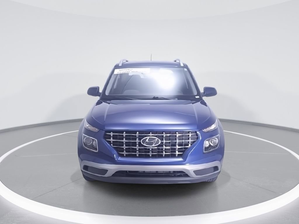 Used 2025 Hyundai Venue SEL FWD image 2