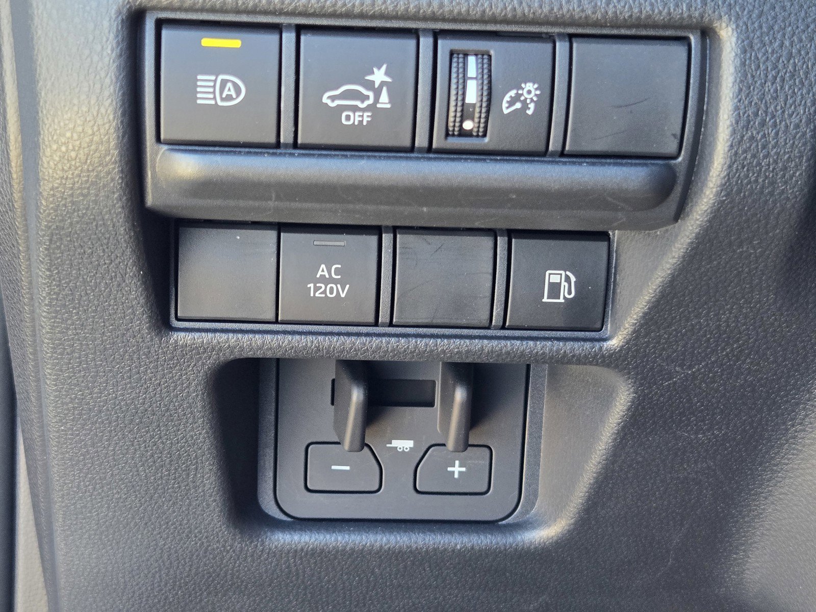 Used 2025 Toyota Land Cruiser image 25