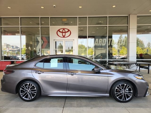 Used 2024 Toyota Camry XSE w/ Navigation Package FWD image 3