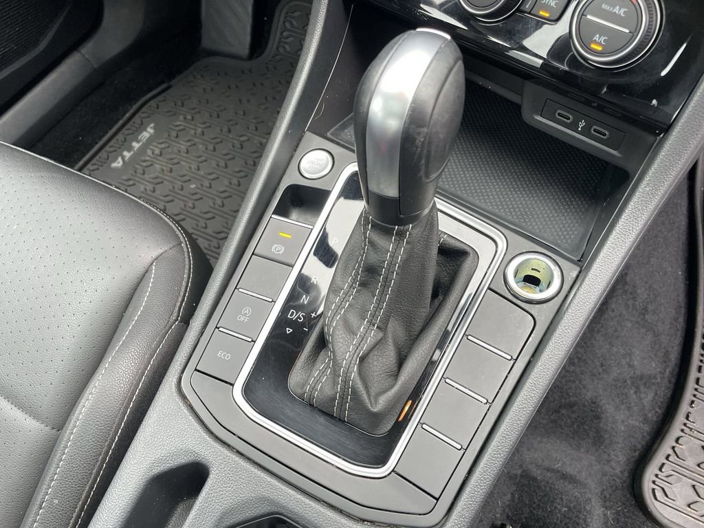 Certified 2021 Volkswagen Jetta SE image 25