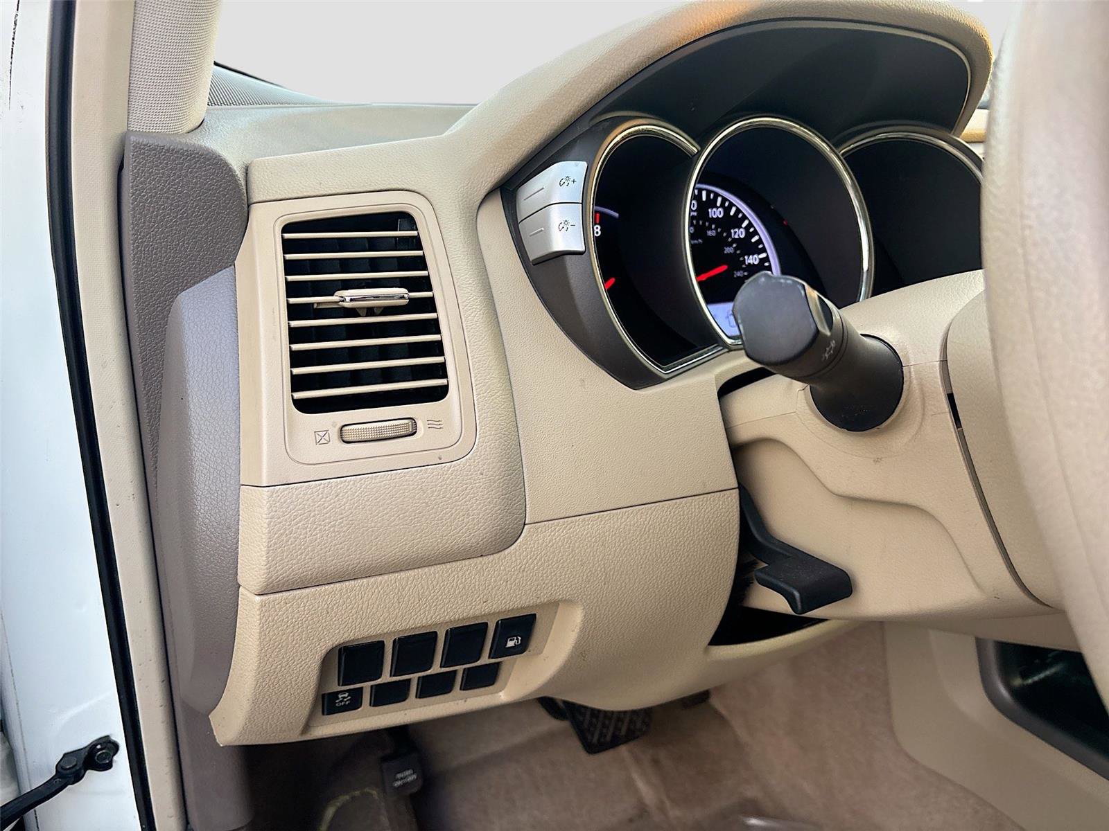 Used 2013 Nissan Murano S image 11