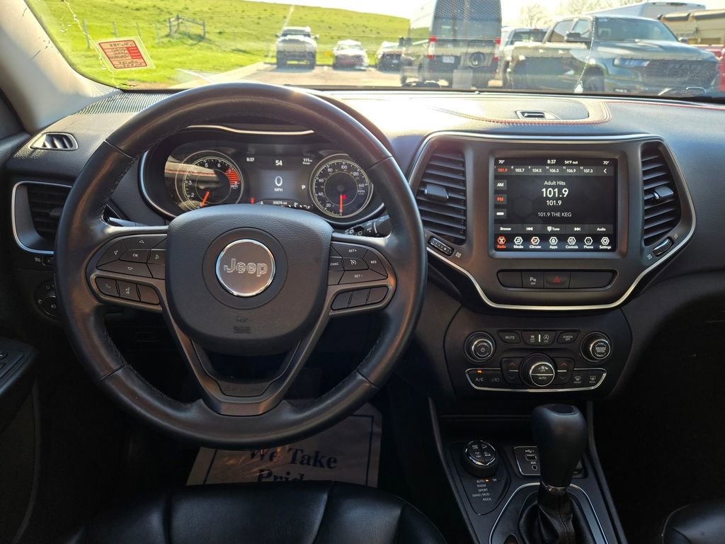 Used 2020 Jeep Cherokee Trailhawk w/ Cold Weather Group AWD/4WD image 19