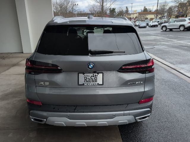 New 2026 BMW X5 xDrive50e w/ Premium Package image 4