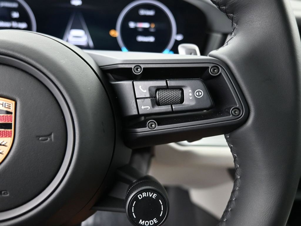 Used 2025 Porsche Cayenne S image 10