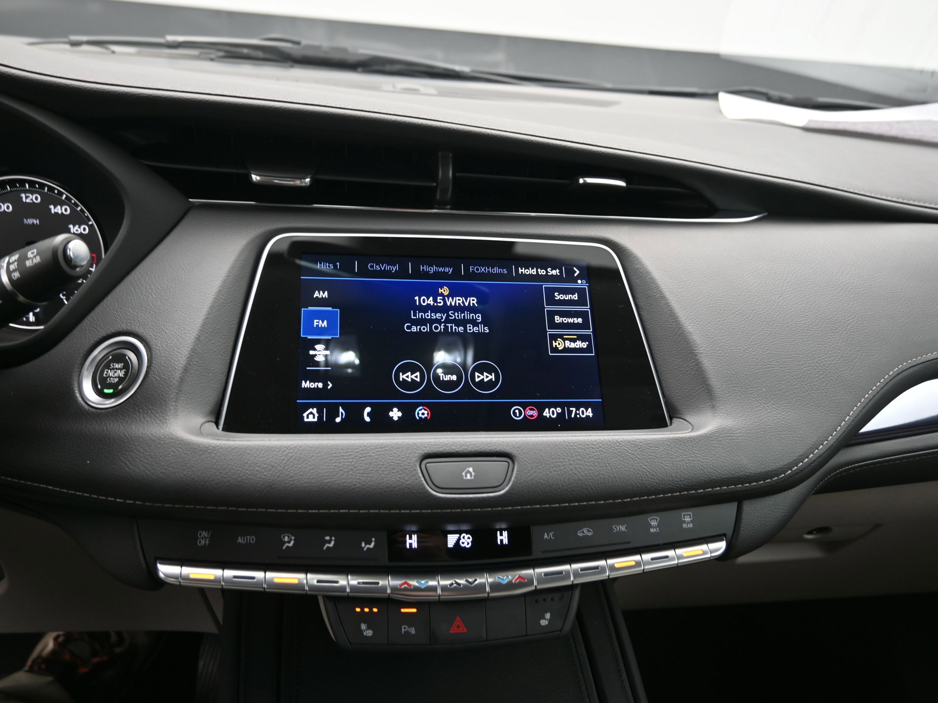 Used 2023 Cadillac XT4 Luxury w/ Cold Weather Package image 18