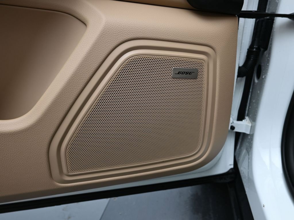 Certified 2025 Porsche Macan image 13