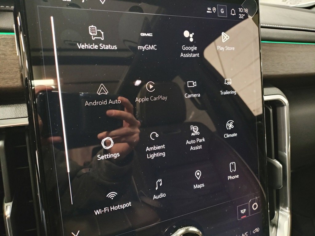 New 2026 GMC Acadia Denali Ultimate w/ LPO, Floor Liner Package image 31