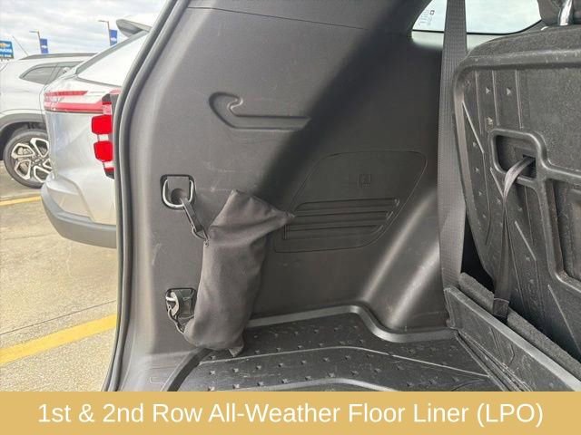 Used 2023 Chevrolet Traverse LT image 19