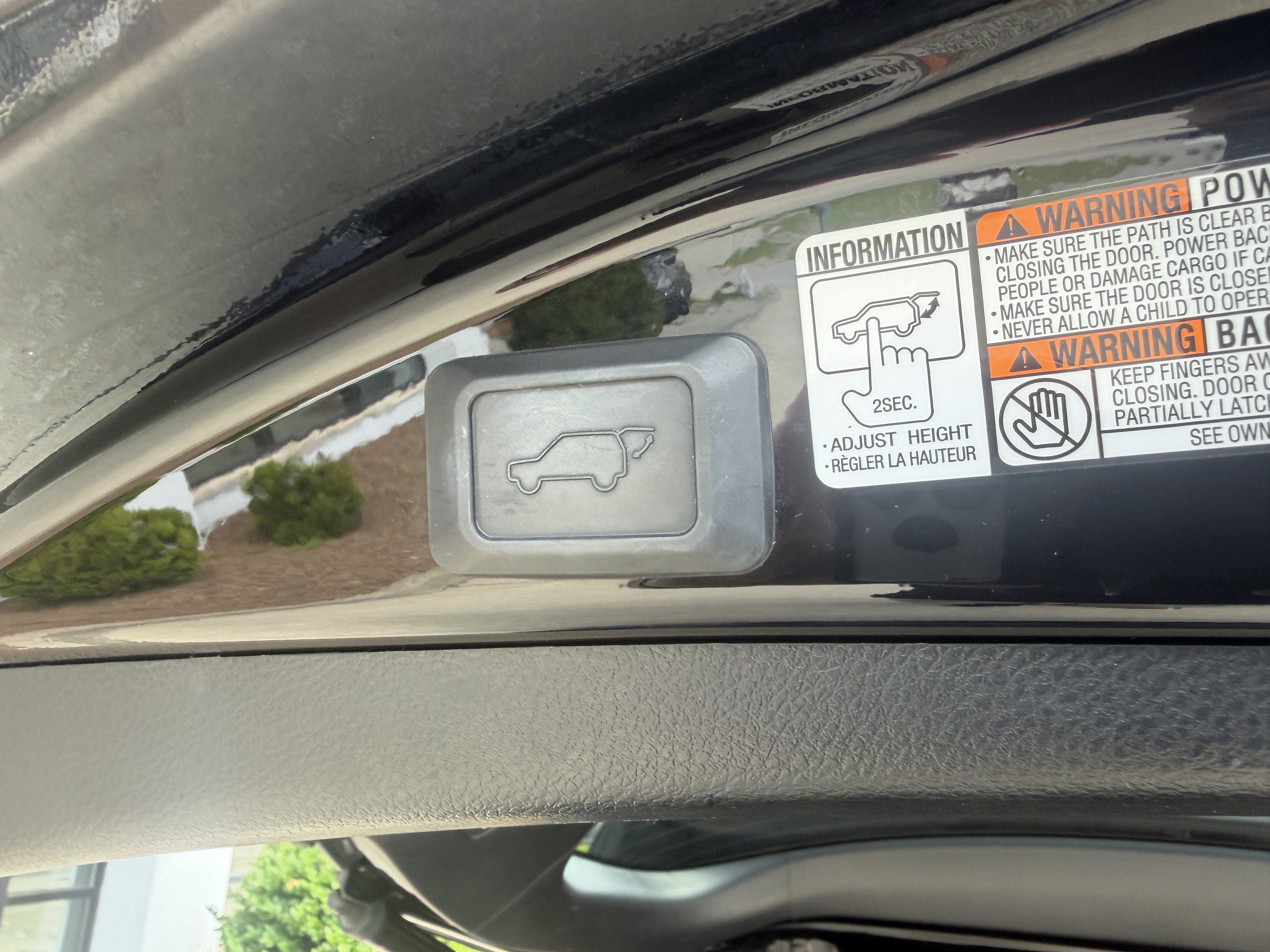 Used 2017 Toyota RAV4 XLE FWD image 12