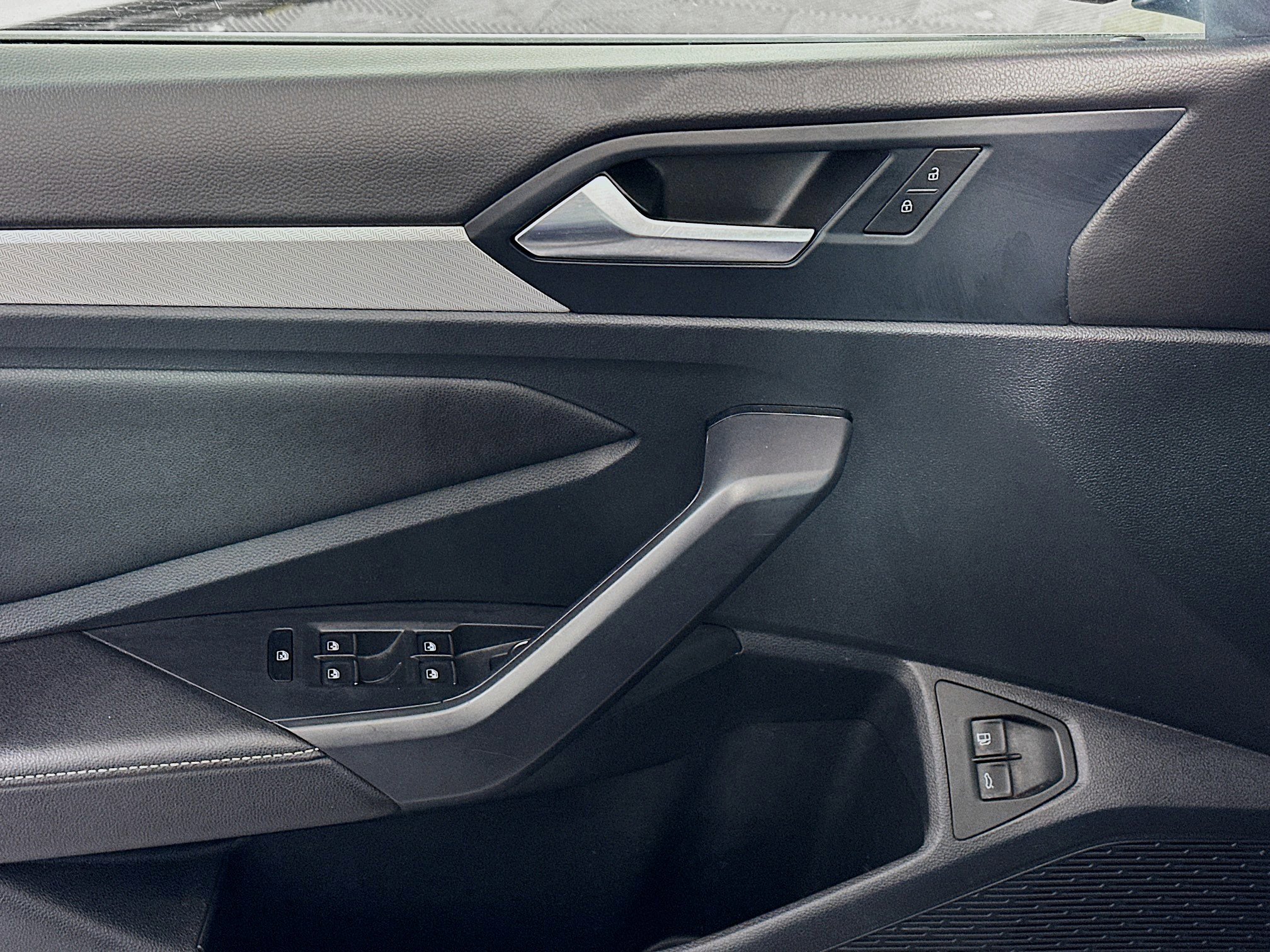 Used 2024 Volkswagen Jetta S image 15