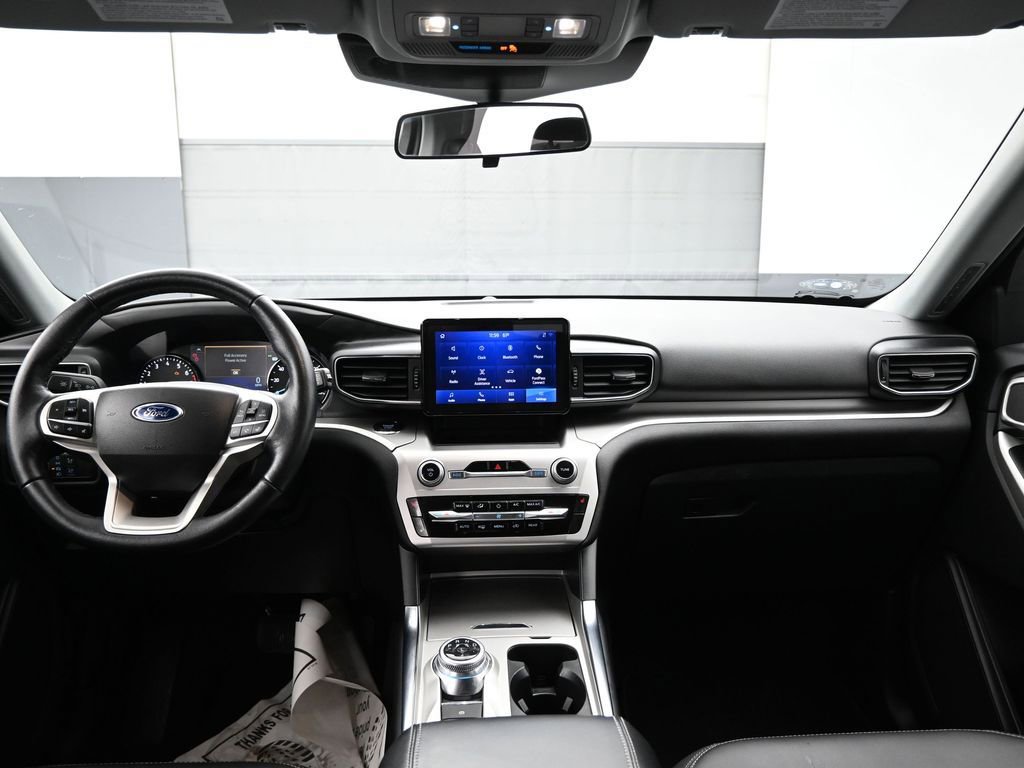 Used 2022 Ford Explorer XLT w/ Equipment Group 202A image 23