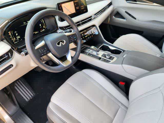 Certified 2026 INFINITI QX60 Luxe w/ Cargo Package FWD image 2