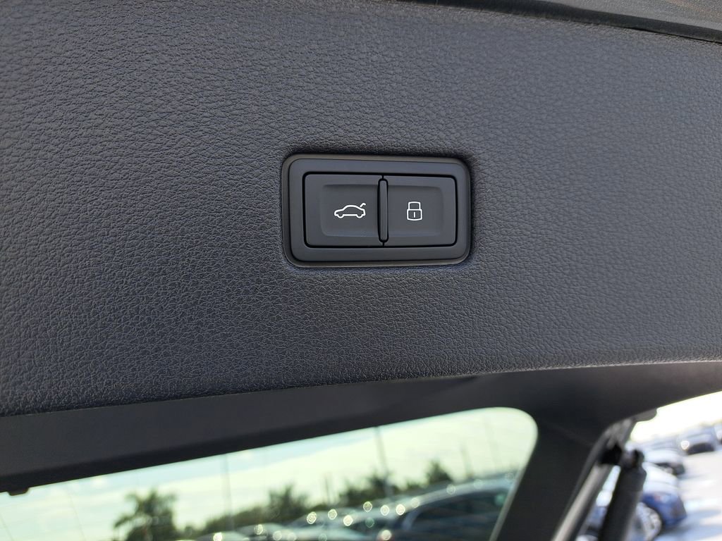 New 2026 Audi Q8 Premium Plus image 32