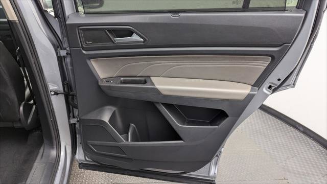 Used 2022 Volkswagen Atlas SEL Premium AWD/4WD image 19