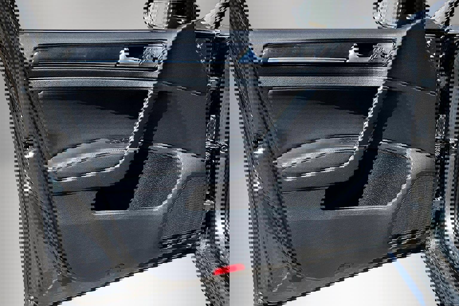 Used 2019 Volkswagen Golf R 4-Door image 20