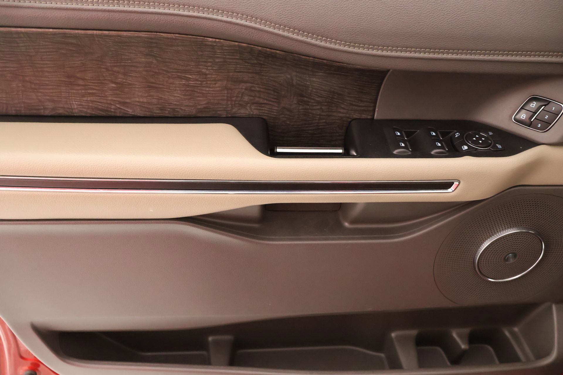 Used 2021 Ford Expedition Max Limited image 18