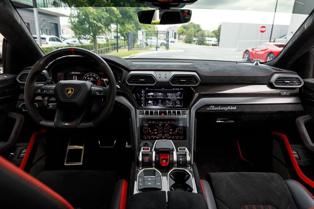 Used 2024 Lamborghini Urus Performante image 18