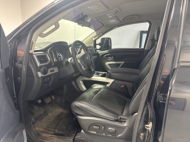 Used 2017 Nissan Titan PRO-4X image 12