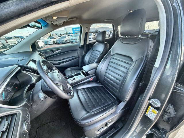 Used 2019 Ford Edge SEL w/ Equipment Group 201A FWD image 18