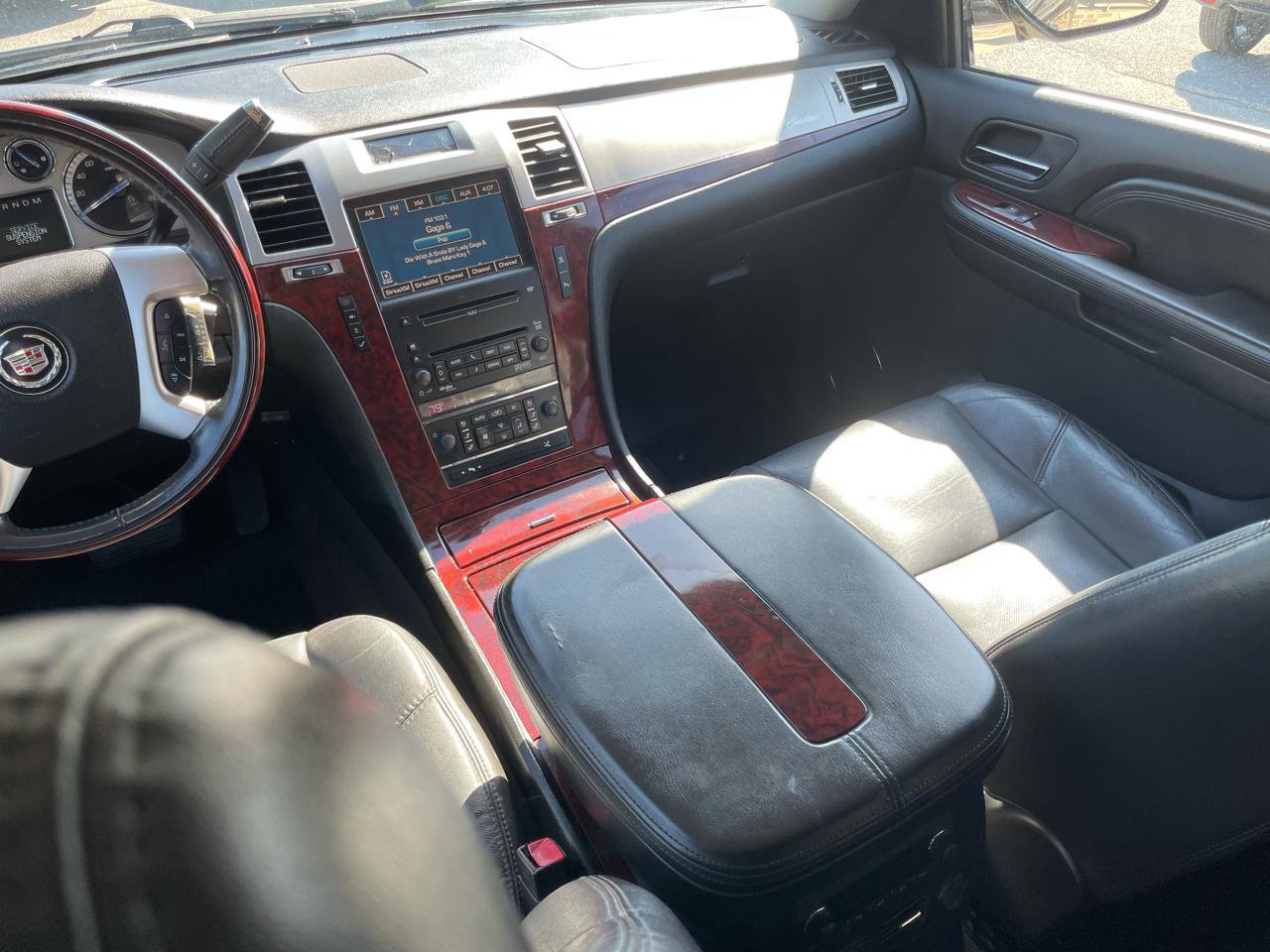 Used 2009 Cadillac Escalade EXT AWD/4WD image 30