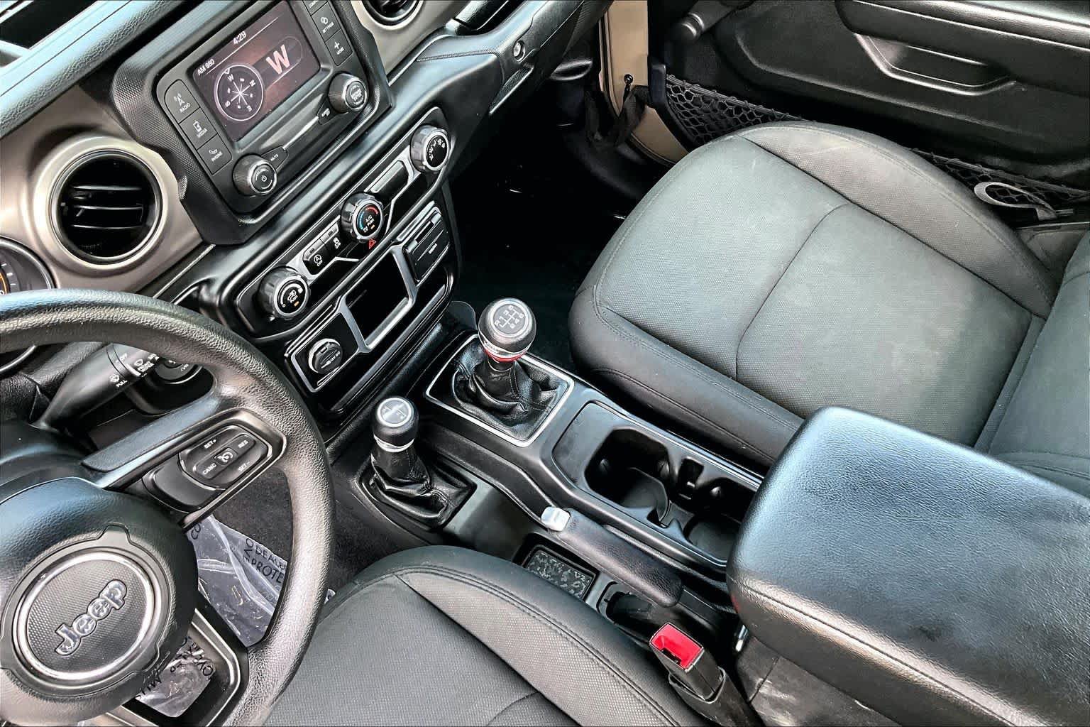 Used 2020 Jeep Gladiator Sport AWD/4WD image 17