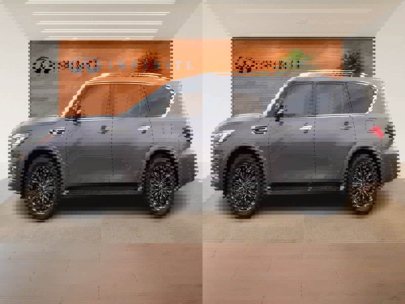 Certified 2024 INFINITI QX80 Premium Select w/ Cargo Package image 4