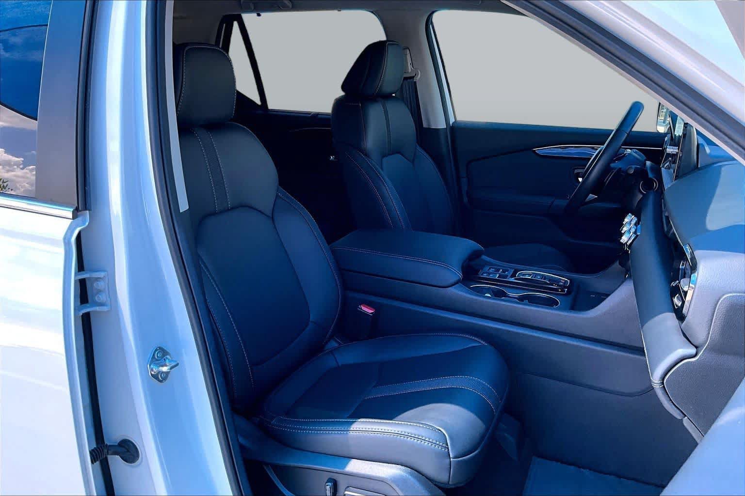 Used 2025 Honda Pilot EX-L image 9