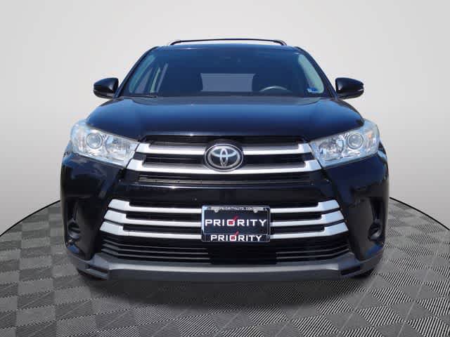 Used 2019 Toyota Highlander LE AWD/4WD image 5