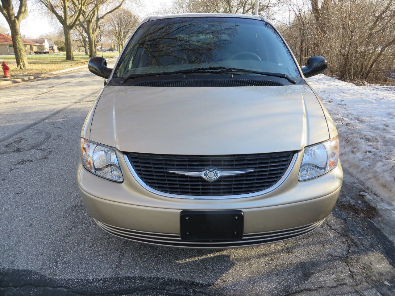 Used 2001 Chrysler Town & Country LX image 8