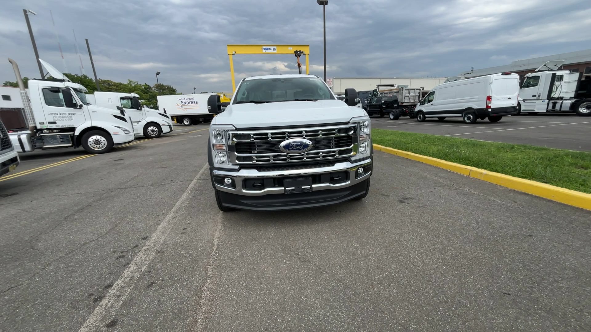 New 2026 Ford F550 4x4 Crew Cab image 3