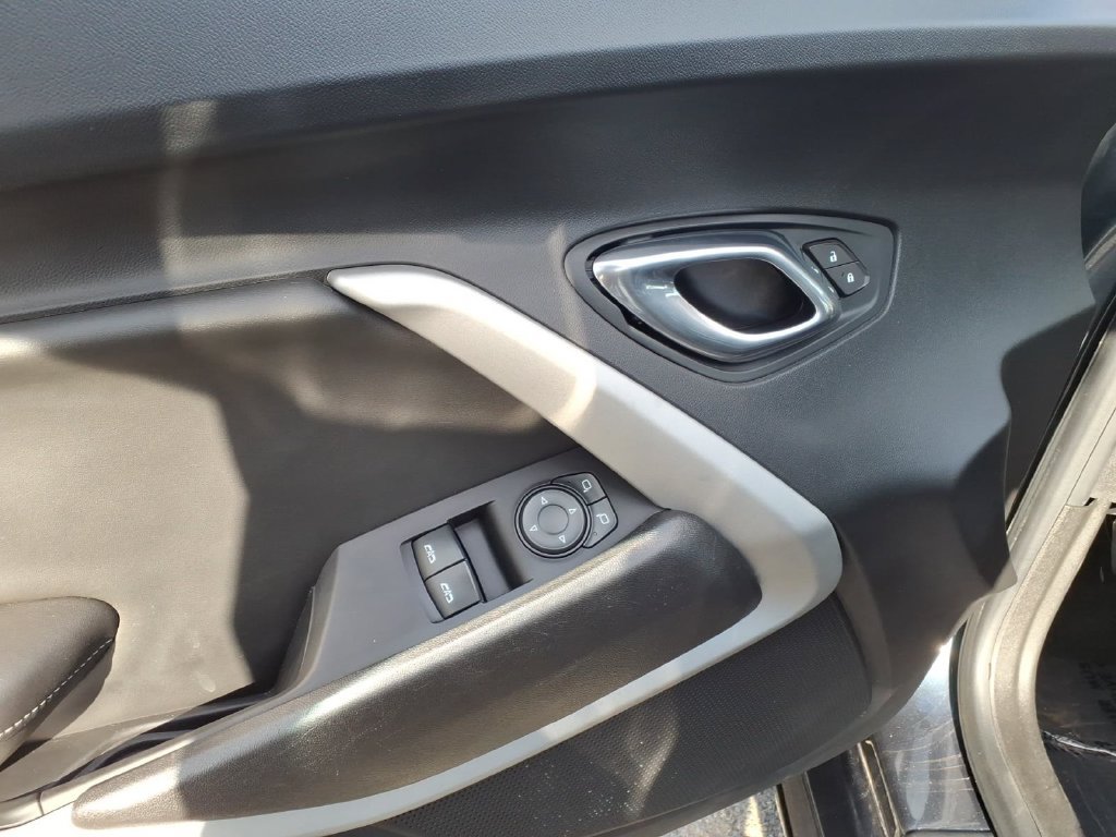 Used 2021 Chevrolet Camaro SS RWD image 15