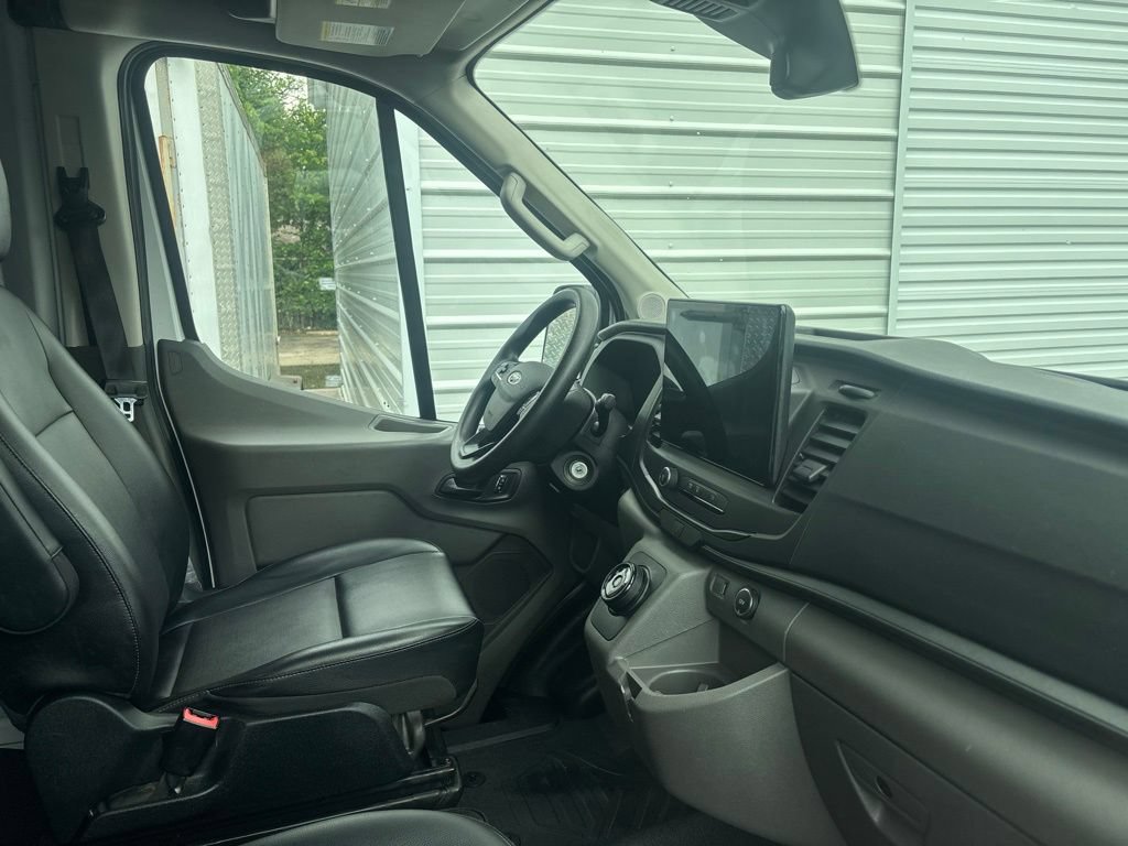 Used 2023 Ford E-Transit 148 High Roof Extended RWD image 9