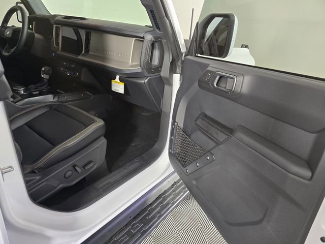 New 2025 Ford Bronco Outer Banks AWD/4WD image 13
