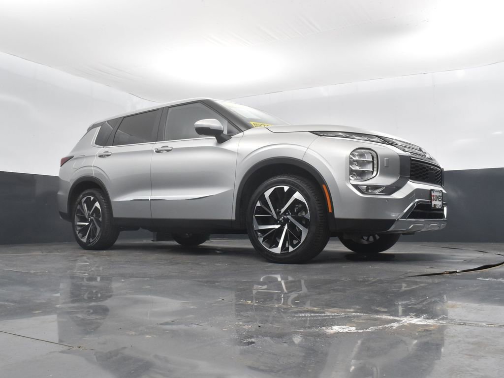 Used 2022 Mitsubishi Outlander SE image 51