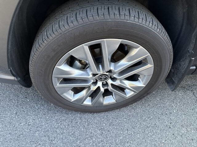 Used 2023 Toyota RAV4 XLE Premium AWD/4WD image 3