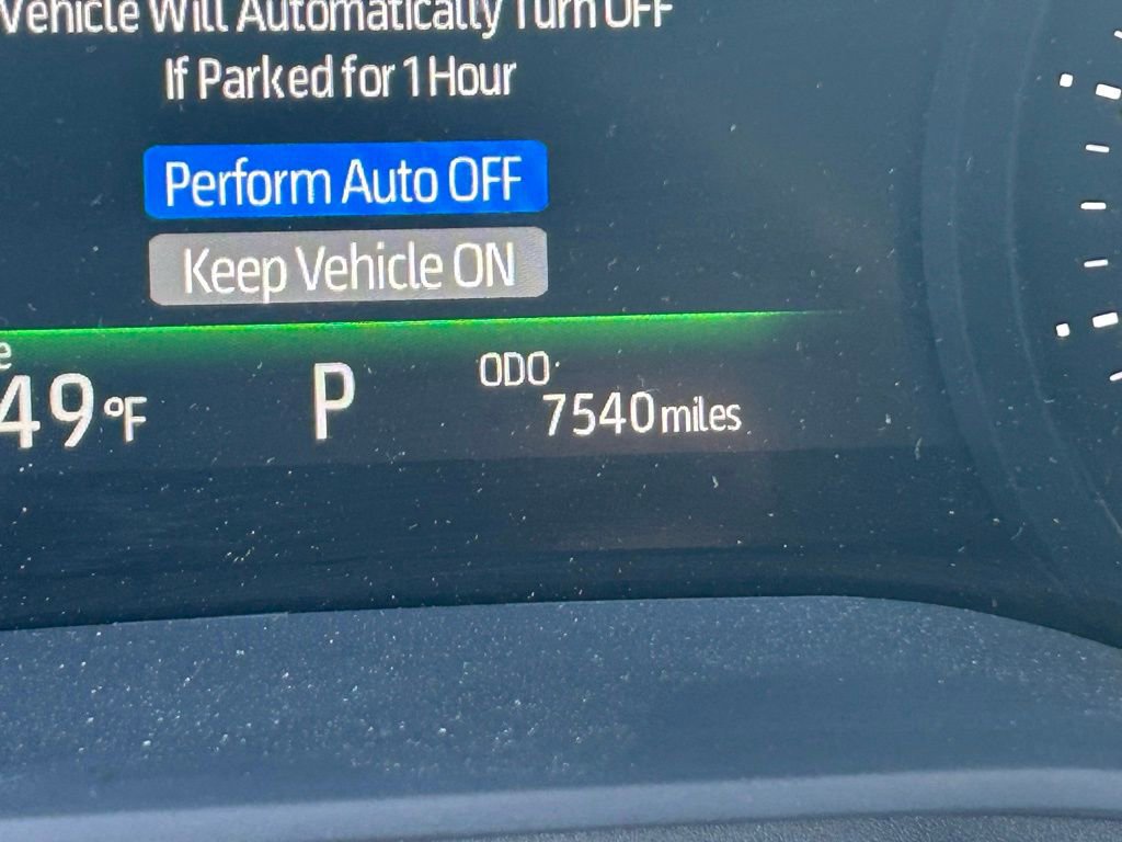 Used 2025 Toyota Sienna LE image 18