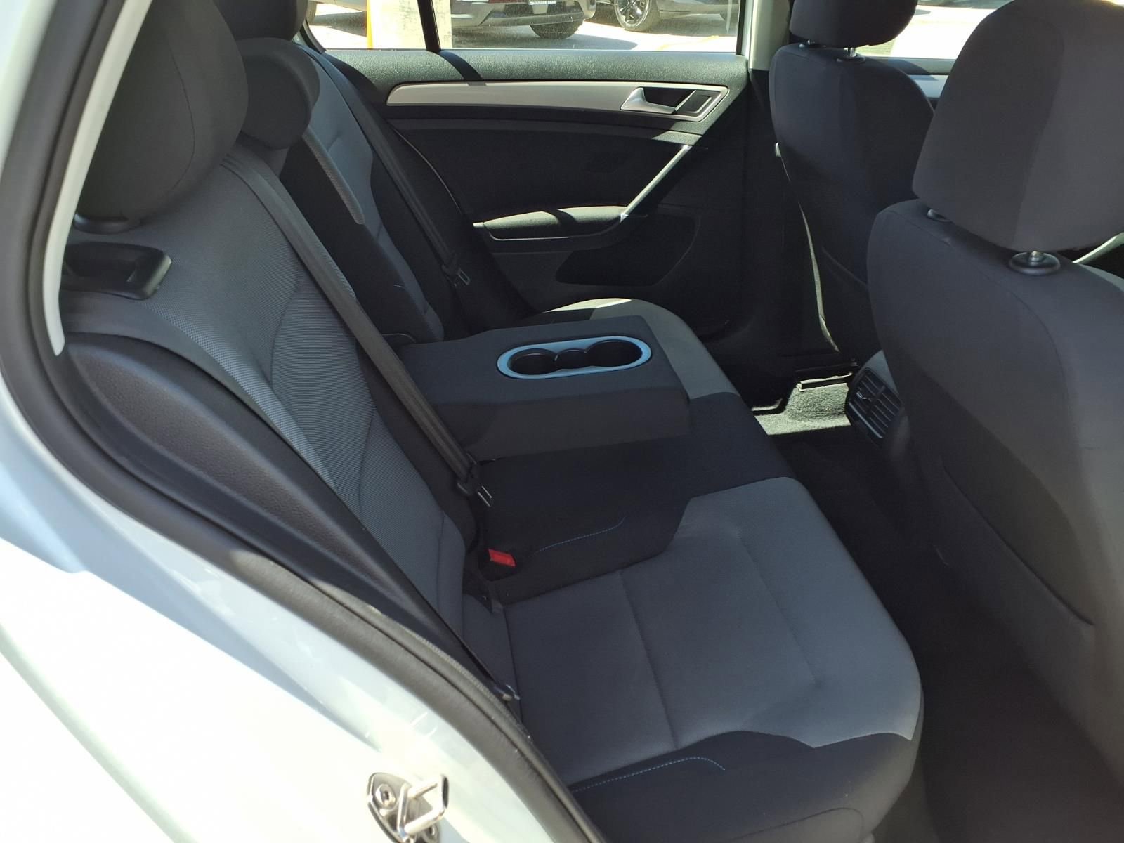 Used 2016 Volkswagen e-Golf SE w/ DC Fast Charging Package FWD image 22