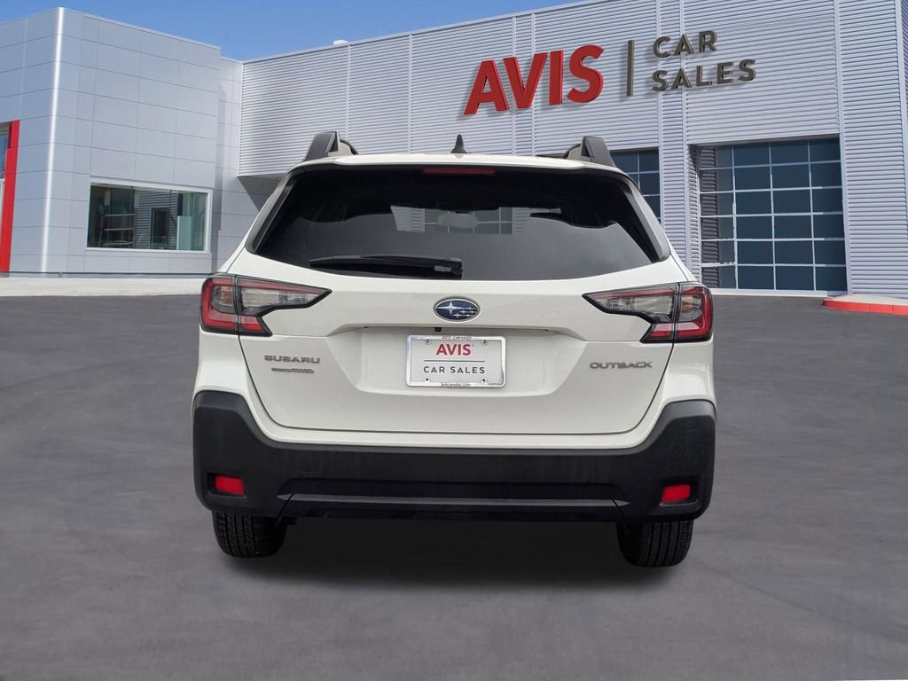Used 2025 Subaru Outback Premium image 5
