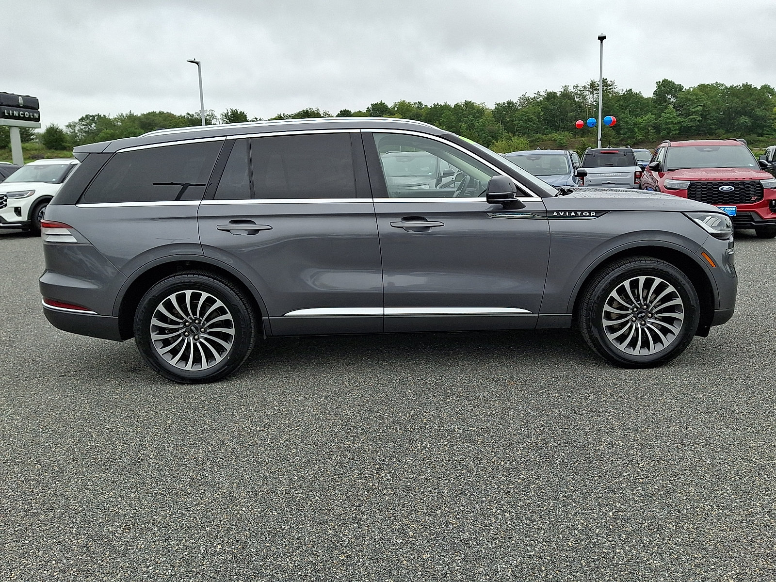 Used 2021 Lincoln Aviator Reserve w/ Elements Package Plus AWD/4WD image 8