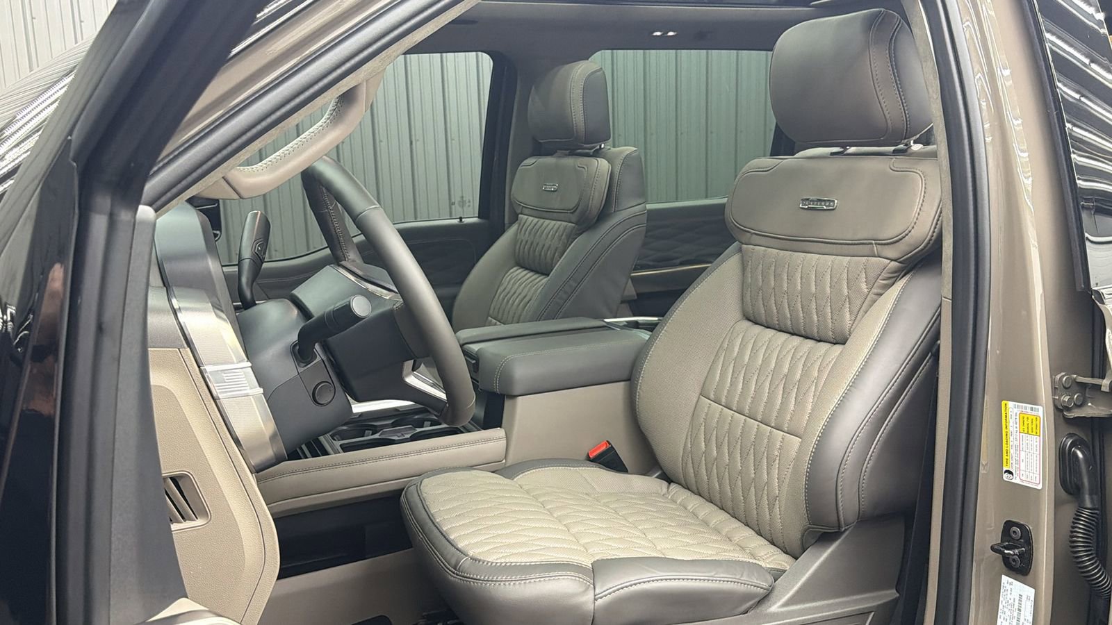 Used 2026 Ford F450 Platinum w/ Platinum Plus Package image 35